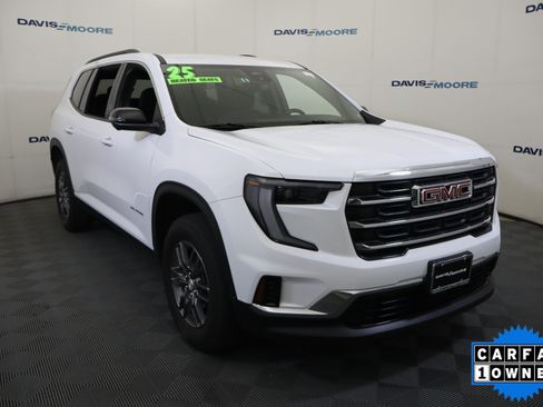 Used 2025 GMC Acadia Elevation FWD image 3