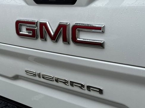 Used 2023 GMC Sierra 1500 SLT w/ SLT Premium Plus Package AWD/4WD image 7