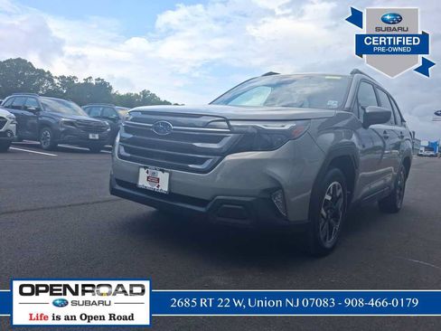 Used 2025 Subaru Forester Premium AWD/4WD image 1
