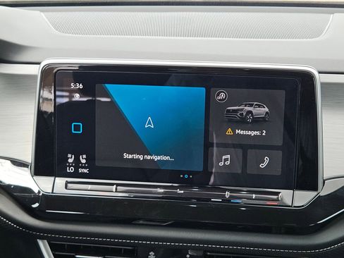 Used 2025 Volkswagen Atlas Cross Sport SE image 17