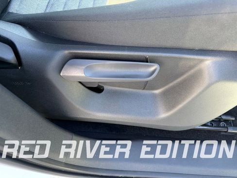 Used 2025 Volkswagen Tiguan S image 15