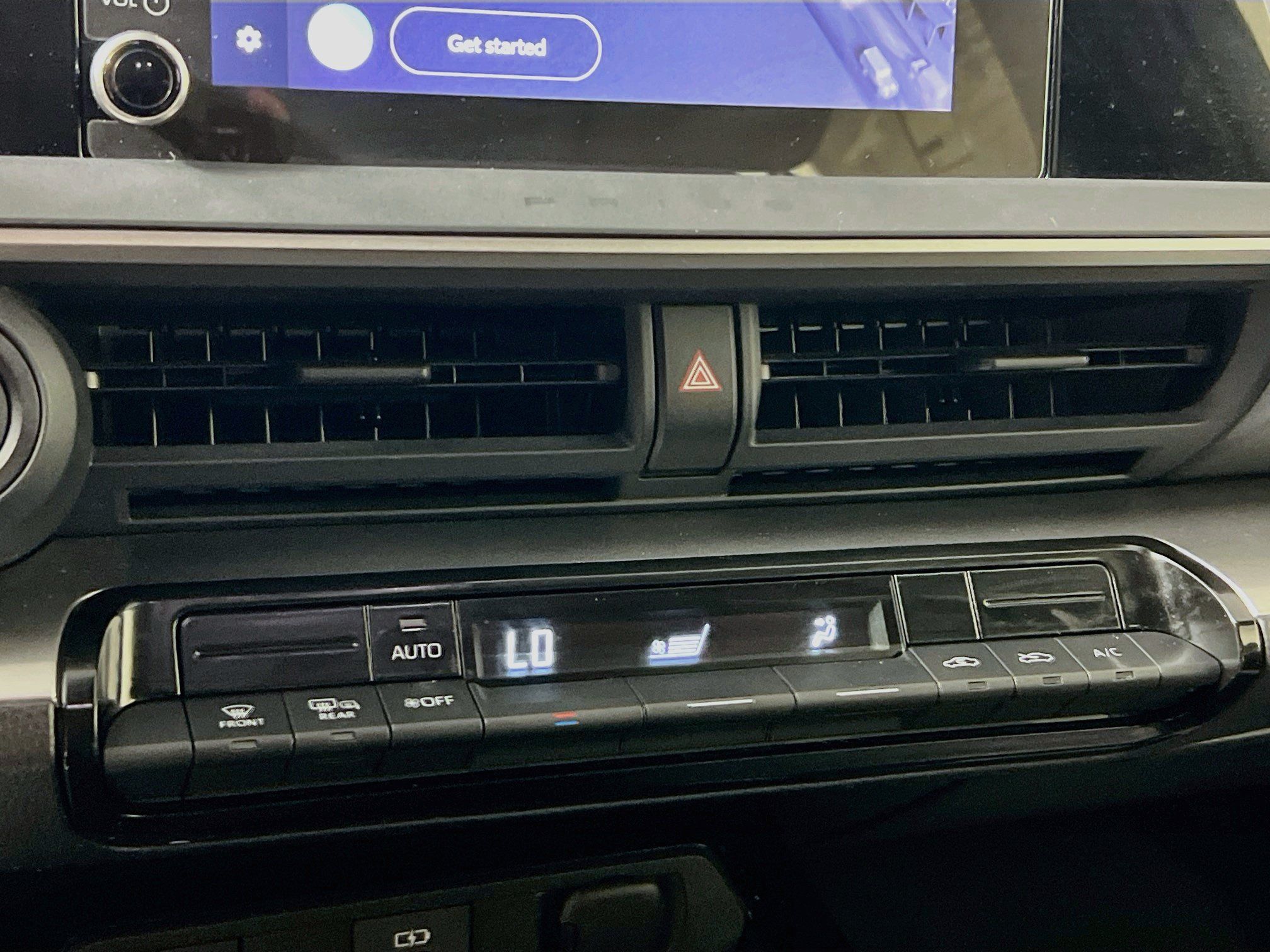 Used 2024 Toyota Prius LE FWD image 26