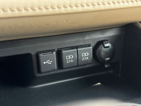 Used 2020 Toyota Highlander XLE image 66