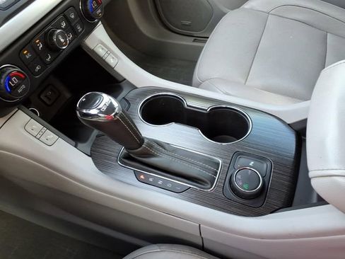 Used 2019 GMC Acadia SLT FWD image 20