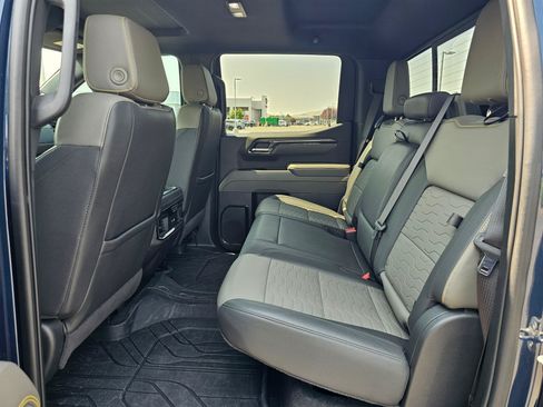 Used 2023 Chevrolet Silverado 1500 ZR2 w/ Technology Package AWD/4WD image 17