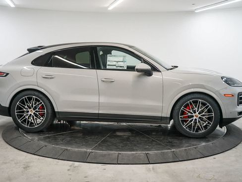New 2026 Porsche Cayenne S AWD/4WD image 8