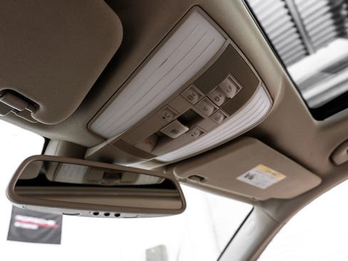 Used 2014 Mercedes-Benz E 350 4MATIC Sedan image 29