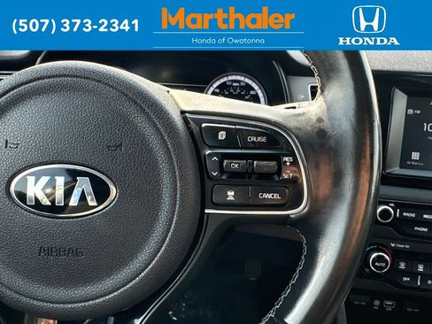 Used 2018 Kia Niro EX FWD image 24