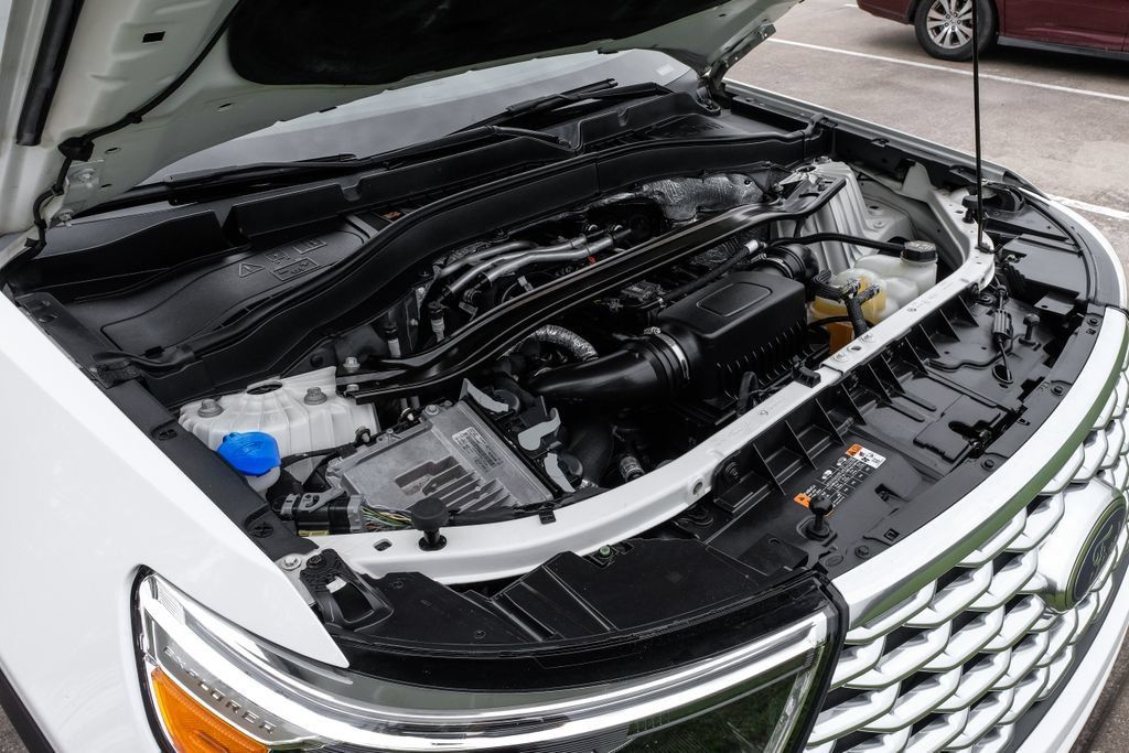 Used 2020 Ford Explorer Platinum w/ Premium Technology Package AWD/4WD image 59