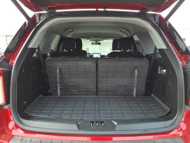 Certified 2020 Ford Explorer XLT w/ Equipment Group 202A AWD/4WD image 8