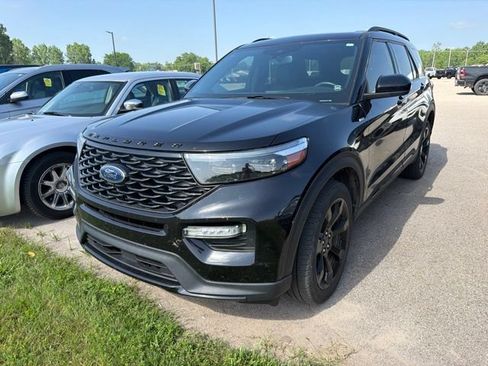 Used 2023 Ford Explorer ST-Line w/ Class IV Trailer Tow Package AWD/4WD image 3