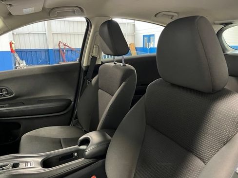Used 2019 Honda HR-V LX image 24
