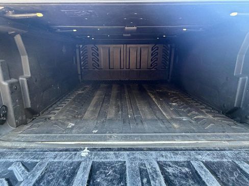 Used 2005 Chevrolet Avalanche 2500 w/ Preferred Equipment Group image 10