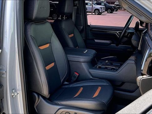 Used 2024 GMC Sierra 2500 AT4 w/ AT4 Premium Plus Package AWD/4WD image 9