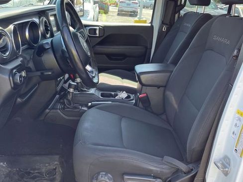 Used 2019 Jeep Wrangler Unlimited Sahara w/ LED Lighting Group AWD/4WD image 3