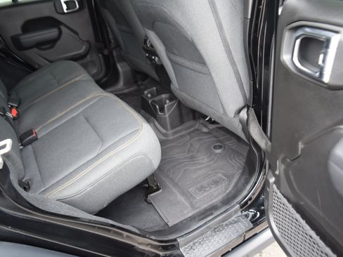Used 2026 Jeep Wrangler Unlimited Sport AWD/4WD image 7