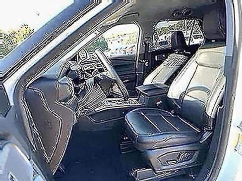 Used 2023 Ford Explorer Limited AWD/4WD image 14