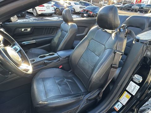 Used 2020 Ford Mustang GT Premium image 11