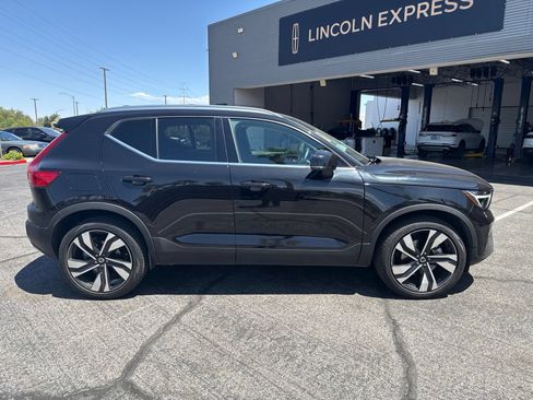 Used 2023 Volvo XC40 B5 Ultimate w/ Protection Package Premier AWD/4WD image 4