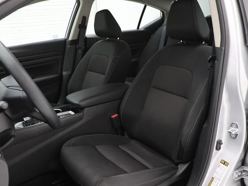 Used 2024 Nissan Altima 2.5 SV image 16