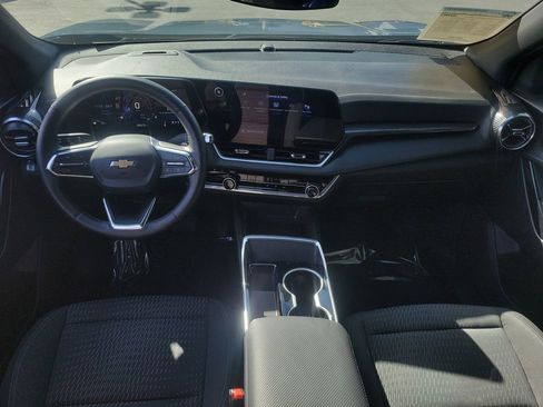 Used 2025 Chevrolet Equinox LT image 9