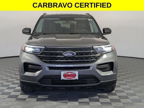 Used 2023 Ford Explorer XLT AWD/4WD image 3