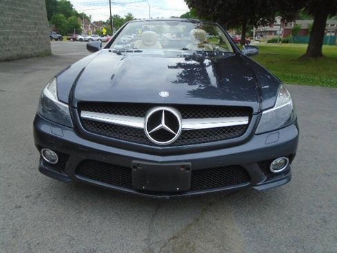 Used 2009 Mercedes-Benz SL 550 image 4