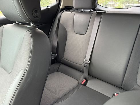 Used 2025 Buick Encore GX Preferred FWD image 39