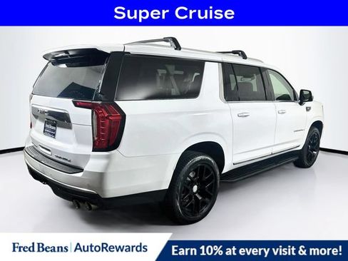 Used 2023 GMC Yukon XL Denali AWD/4WD image 9