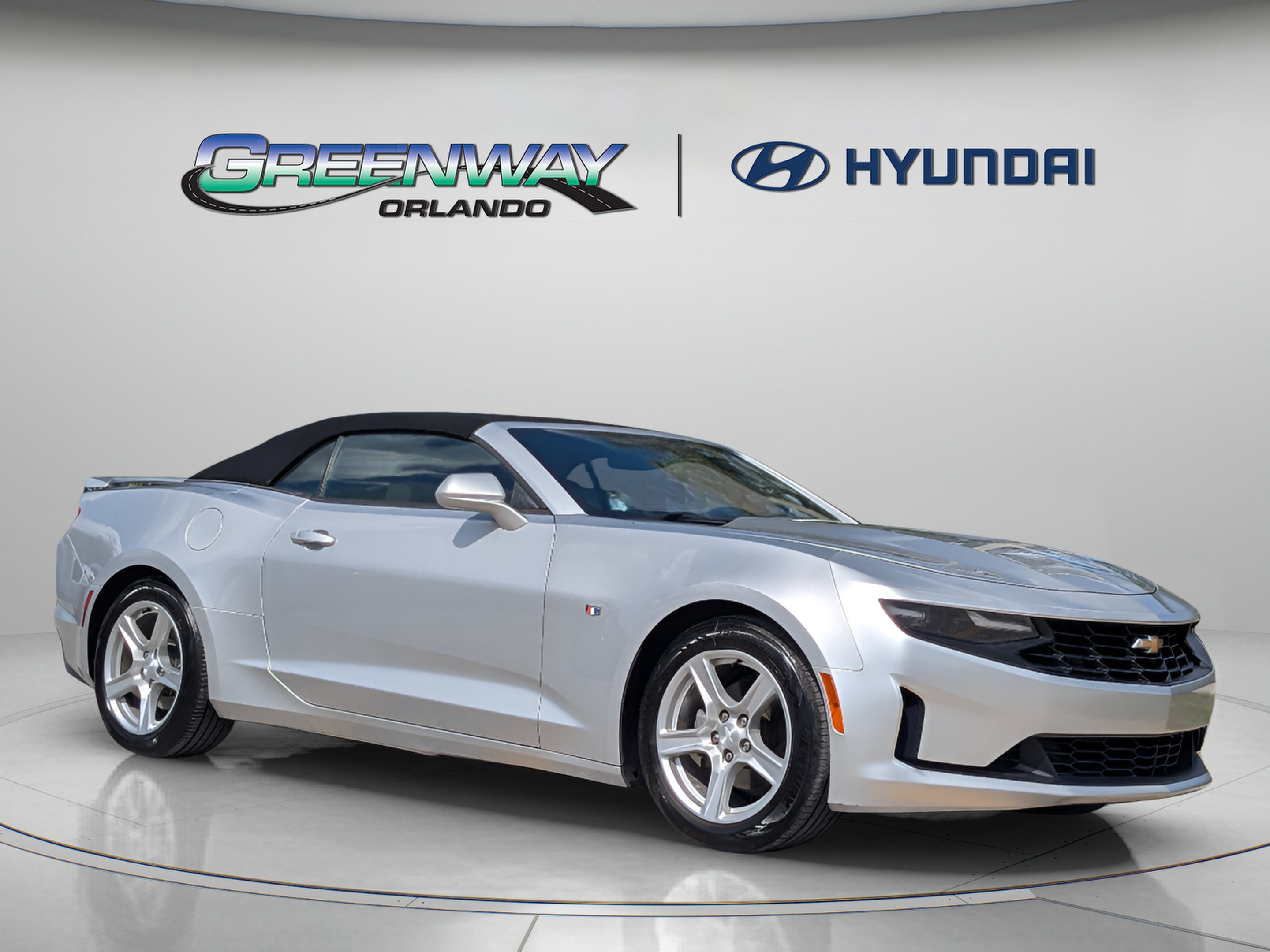 Used 2019 Chevrolet Camaro LT RWD image 2