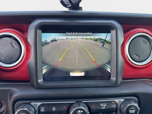 Used 2018 Jeep Wrangler Unlimited Rubicon w/ Dual Top Group AWD/4WD image 24
