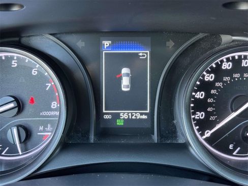 Used 2023 Toyota Camry SE image 12