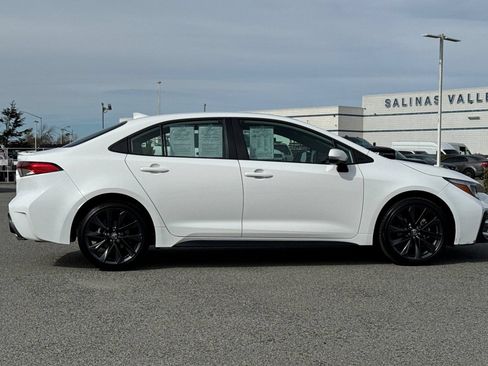 Used 2025 Toyota Corolla SE FWD image 3
