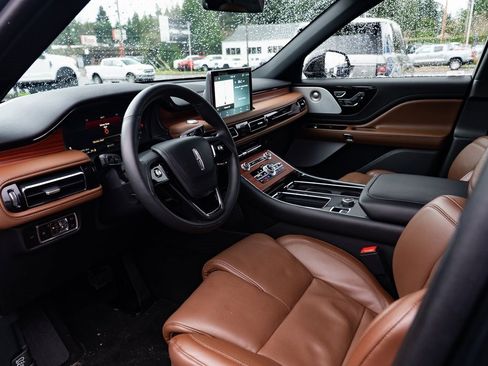 Used 2024 Lincoln Aviator Reserve w/ Equipment Group 201A image 22