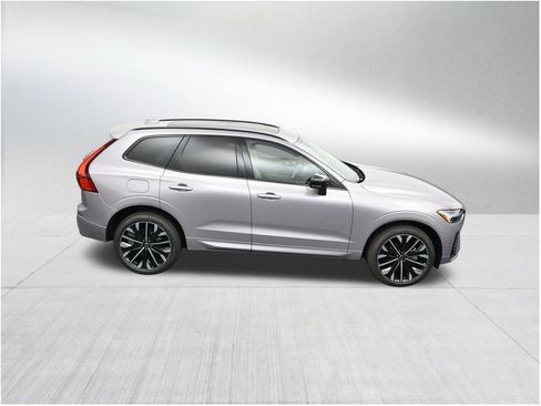 New 2026 Volvo XC60 B5 Ultra AWD/4WD image 18