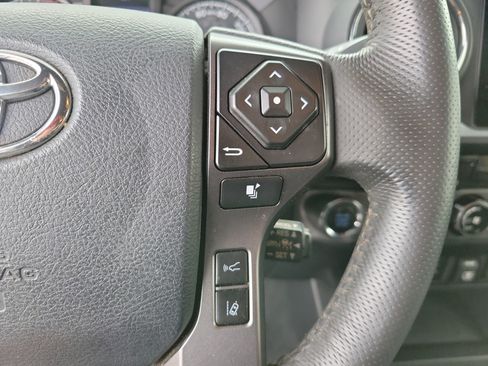 Used 2018 Toyota Tacoma TRD Off-Road w/ Technology Package RWD image 22