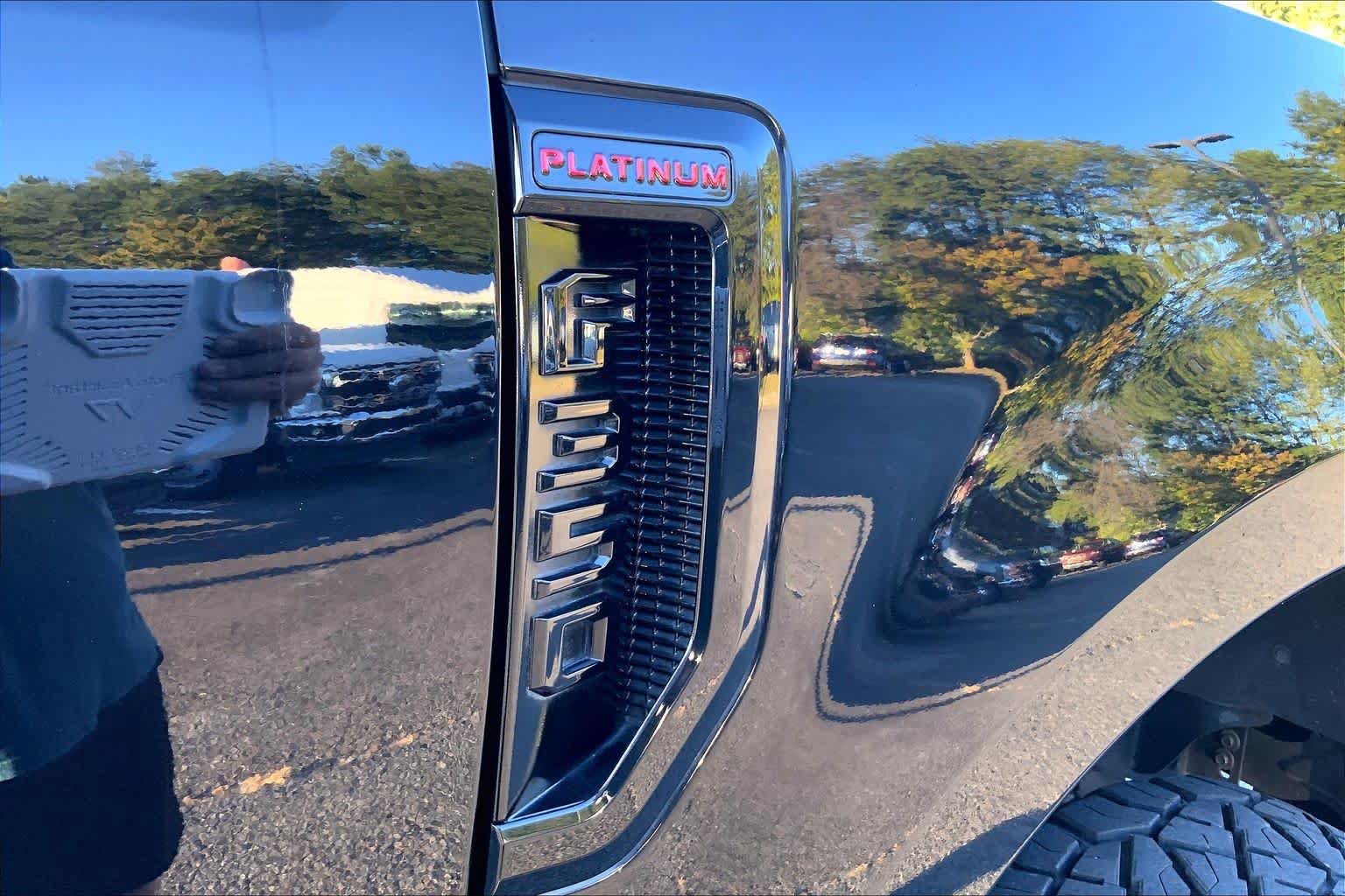 Used 2022 Ford F350 Platinum w/ FX4 Off-Road Package AWD/4WD image 10