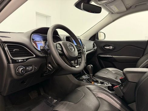 Used 2023 Jeep Cherokee Altitude Lux image 13