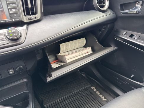 Used 2018 Toyota RAV4 Limited image 27