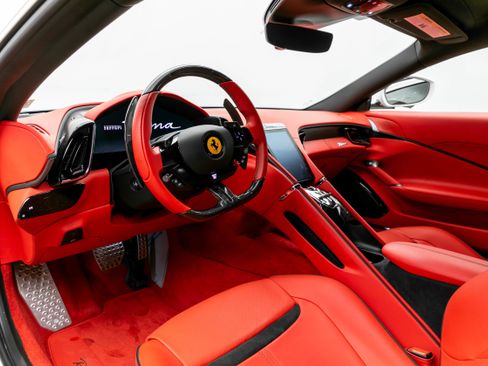 Certified 2022 Ferrari Roma image 4
