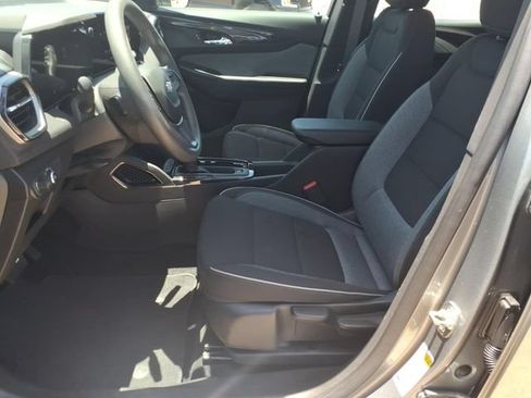 Used 2025 Chevrolet TrailBlazer LS AWD/4WD image 11