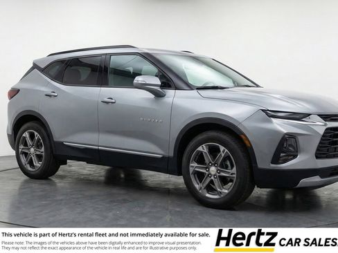 Used 2025 Chevrolet Blazer LT FWD image 1