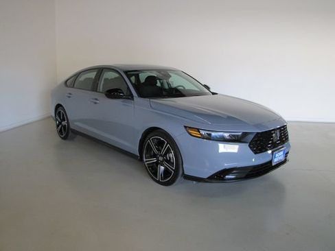 Certified 2026 Honda Accord SE image 3