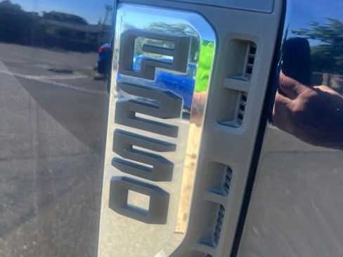 Used 2024 Ford F250 Lariat AWD/4WD image 6