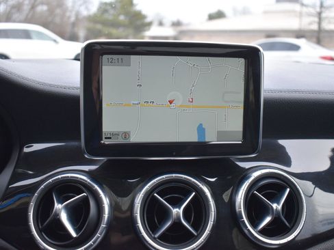 Used 2014 Mercedes-Benz CLA 250 4MATIC image 17