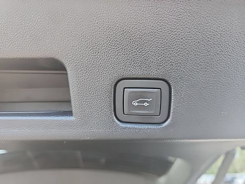 Used 2026 Chevrolet Traverse LT AWD/4WD image 21