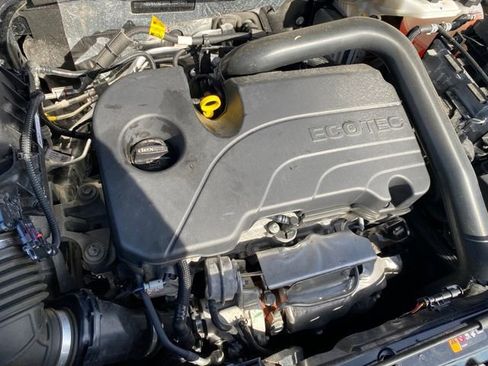 Certified 2024 Chevrolet Equinox RS w/ LPO, Floor Liner Package image 21