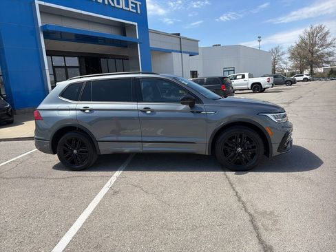 Used 2022 Volkswagen Tiguan SE R-Line AWD/4WD image 2