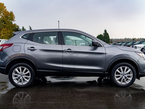 Used 2021 Nissan Rogue Sport S image 13