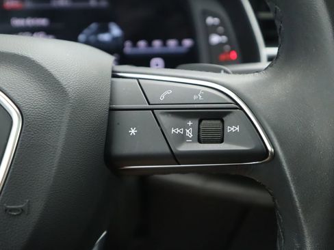Used 2022 Audi Q8 Premium Plus image 12